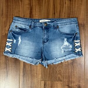 *💜2/20$* NWOT Jean Shorts with Faux Lace-Up Design